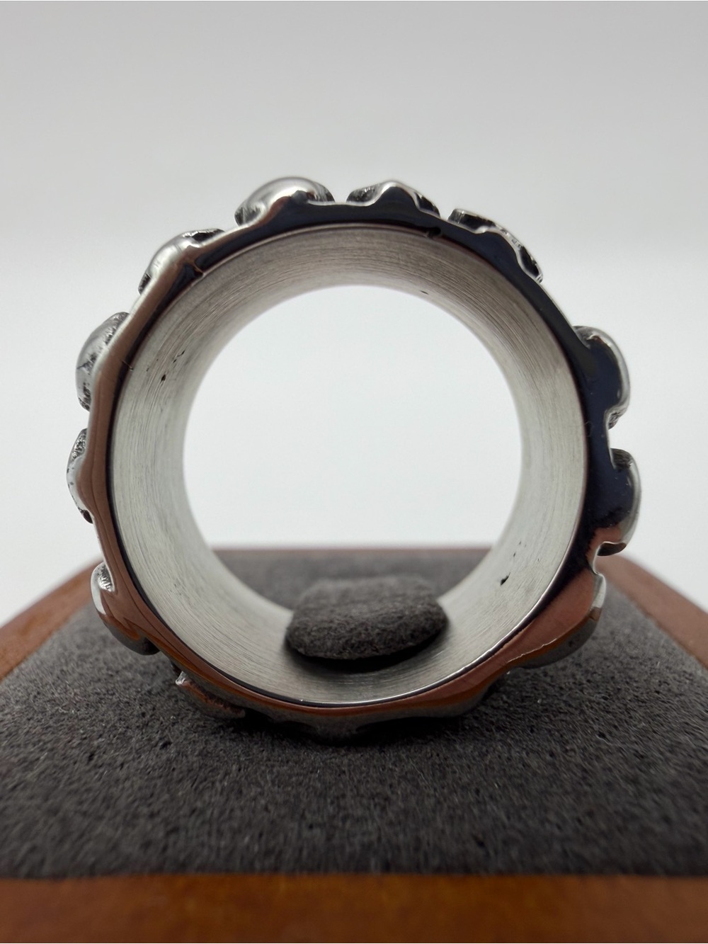 Skulls Shape Ring - Picture 7 of 7